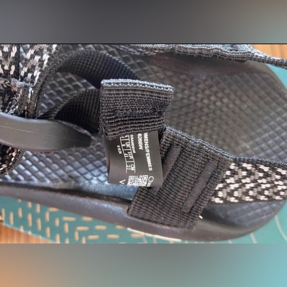 Women’s ZX2 Classic Boost Chacos, black- size 10W - Picture 2 of 5